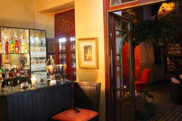 Bar