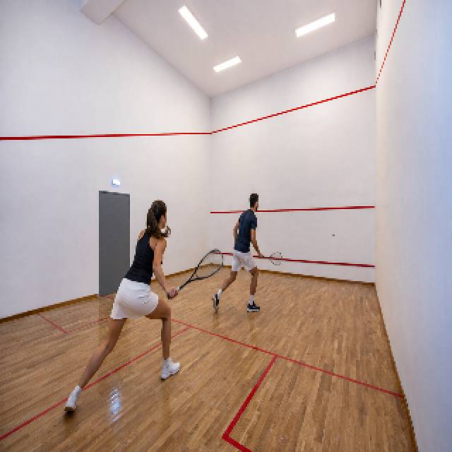 Desportos y Entretenimento