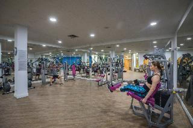 Desportos y Entretenimento