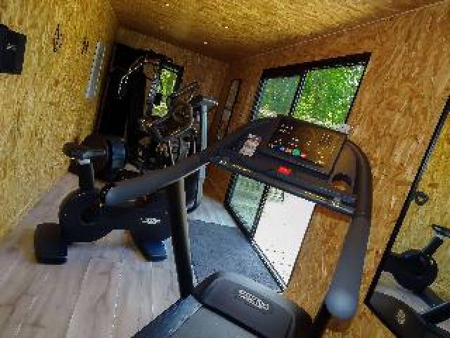 Desportos y Entretenimento