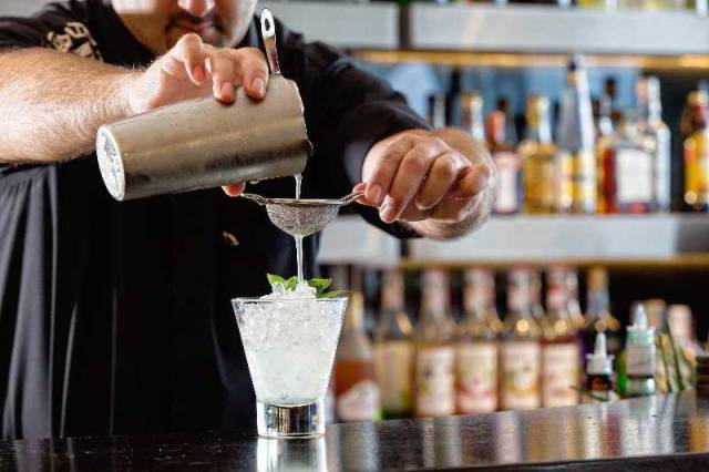 Bar
