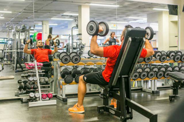 Desportos y Entretenimento