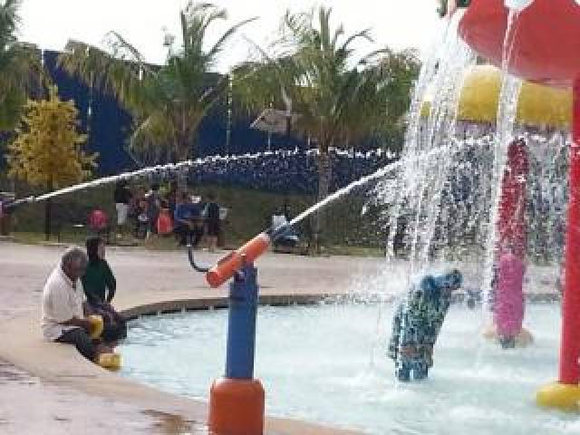 Desportos y Entretenimento