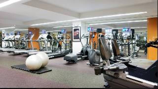 Desportos y Entretenimento