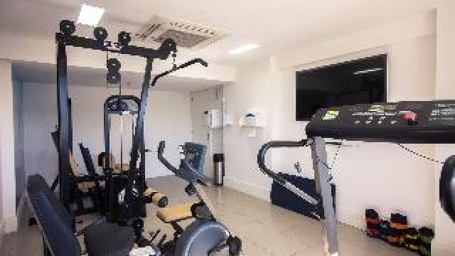 Desportos y Entretenimento