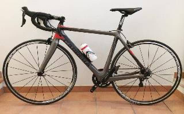 Desportos y Entretenimento