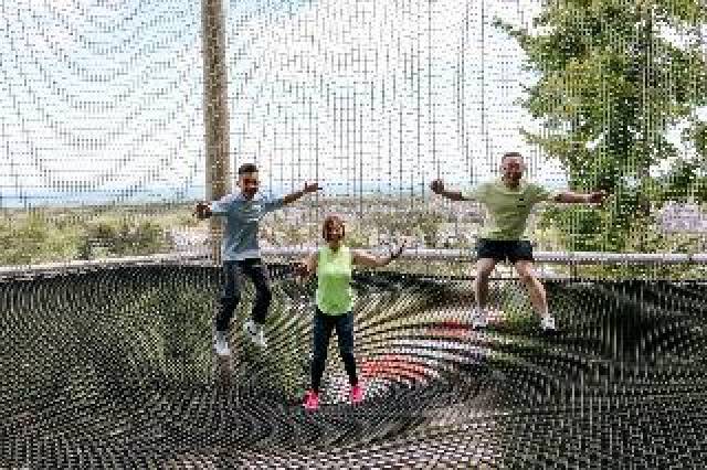 Desportos y Entretenimento