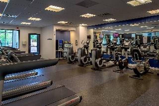 Desportos y Entretenimento