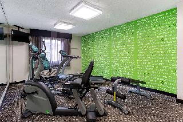 Desportos y Entretenimento