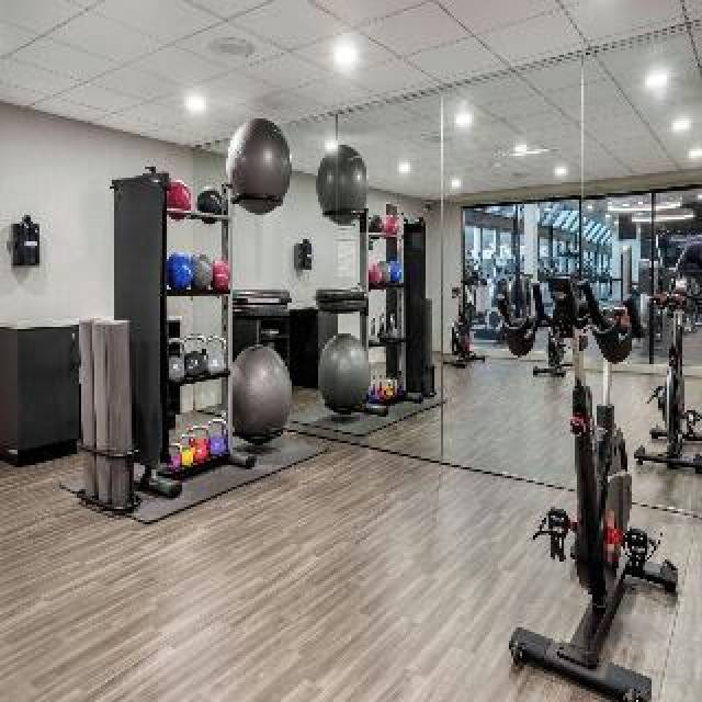 Desportos y Entretenimento