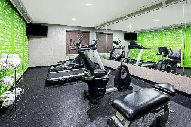 Desportos y Entretenimento