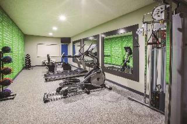 Desportos y Entretenimento