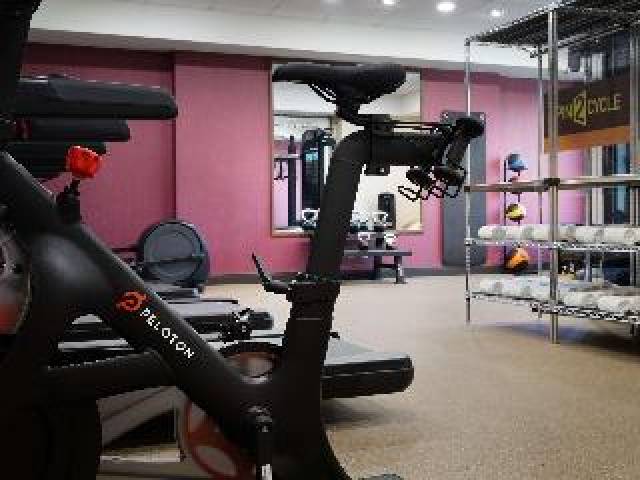 Desportos y Entretenimento