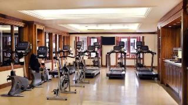 Desportos y Entretenimento