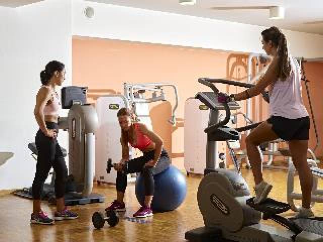 Desportos y Entretenimento