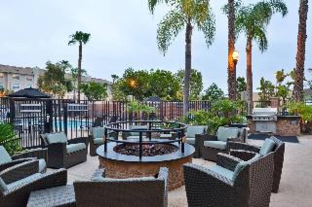 Desportos y Entretenimento