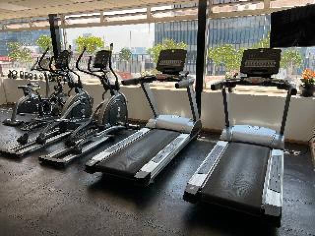 Desportos y Entretenimento
