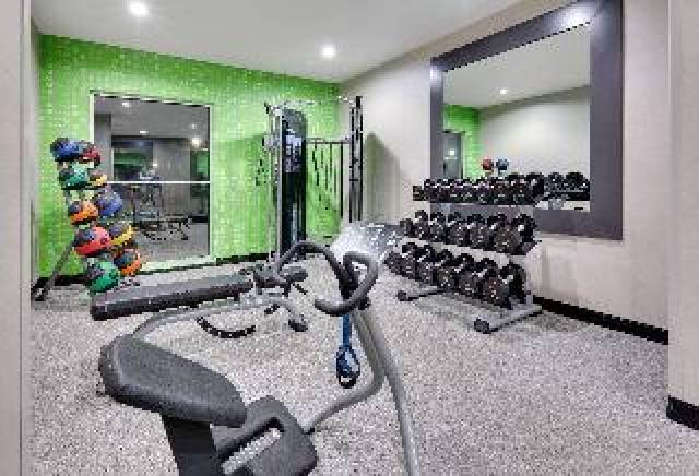 Desportos y Entretenimento