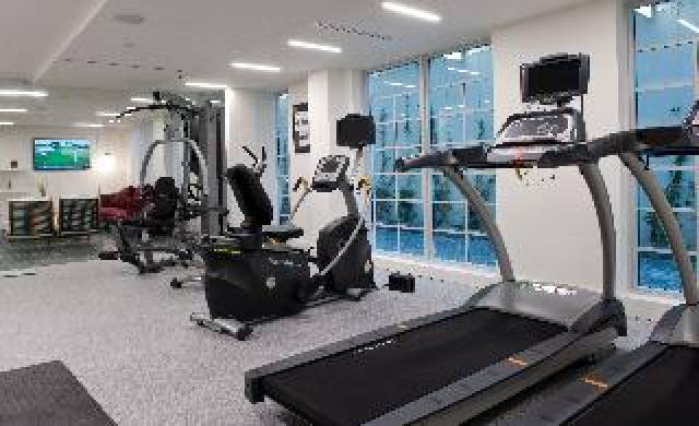 Desportos y Entretenimento