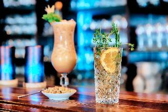 Bar