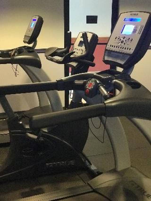 Desportos y Entretenimento