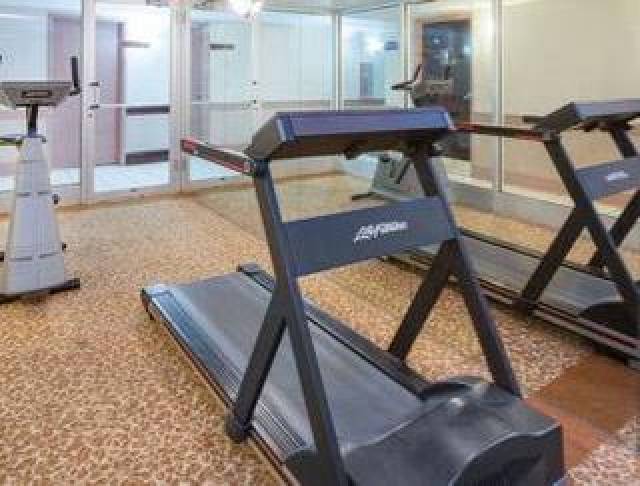 Desportos y Entretenimento