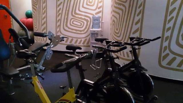 Desportos y Entretenimento