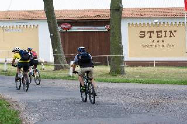 Desportos y Entretenimento