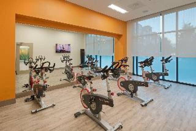 Desportos y Entretenimento