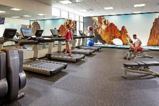 Desportos y Entretenimento