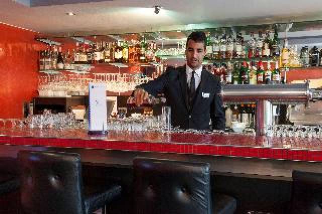 Bar