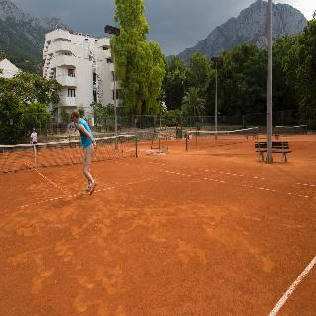 Desportos y Entretenimento