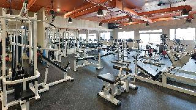 Desportos y Entretenimento