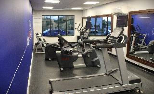 Desportos y Entretenimento