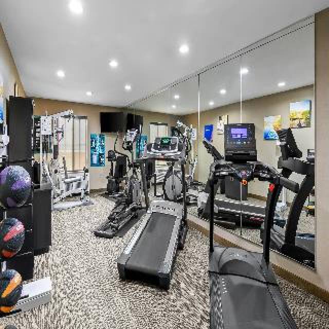 Desportos y Entretenimento