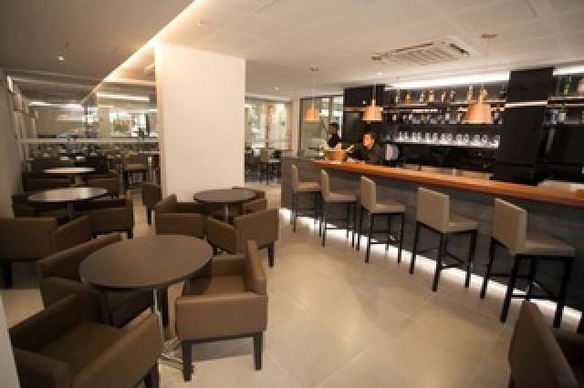 Bar