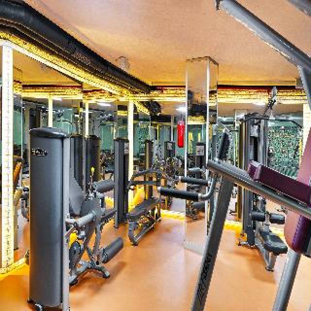 Desportos y Entretenimento