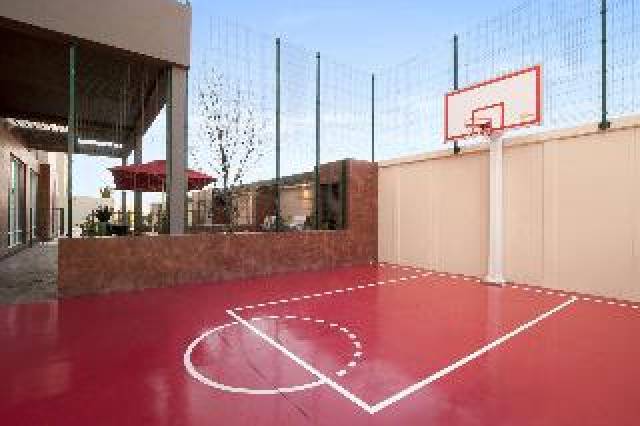 Desportos y Entretenimento