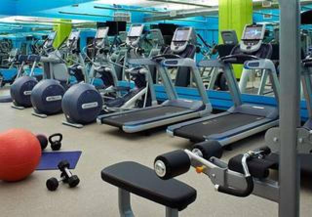 Desportos y Entretenimento
