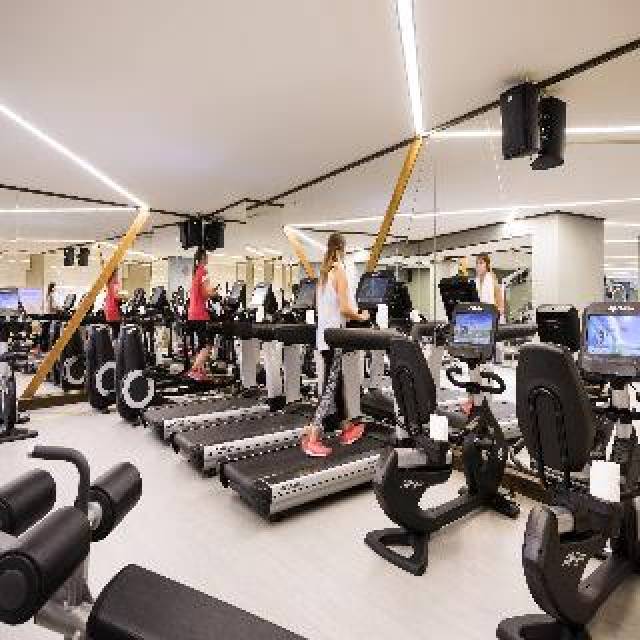 Desportos y Entretenimento