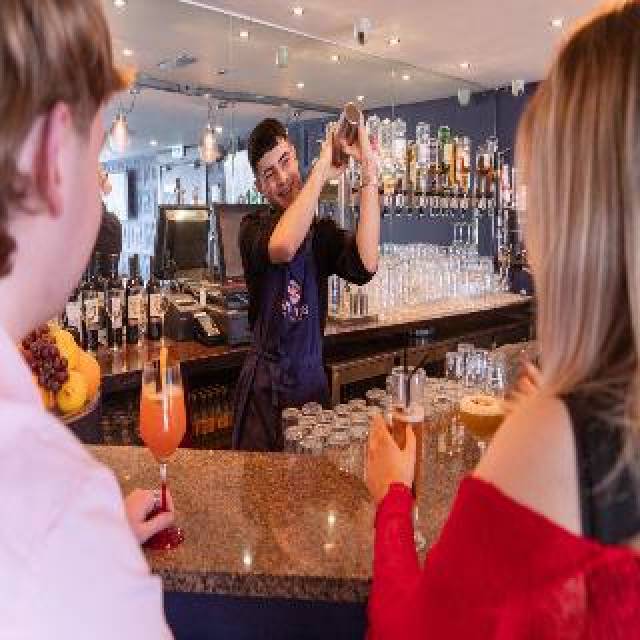 Bar