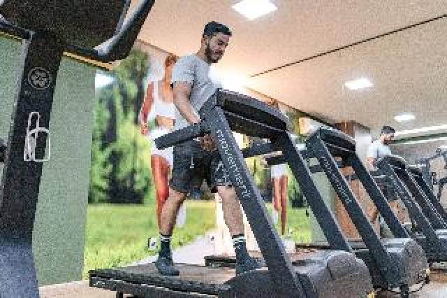 Desportos y Entretenimento