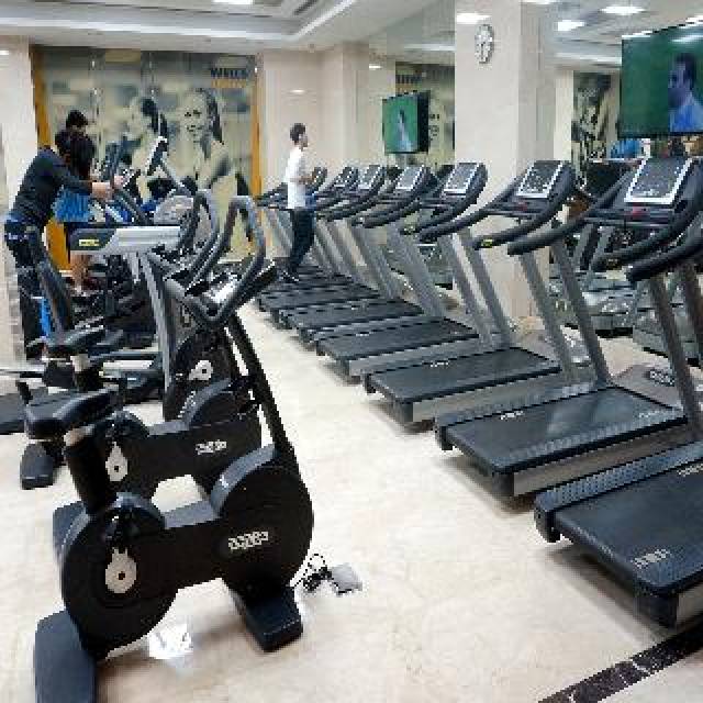 Desportos y Entretenimento
