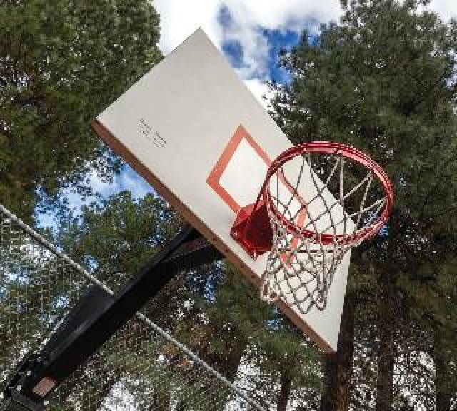 Desportos y Entretenimento
