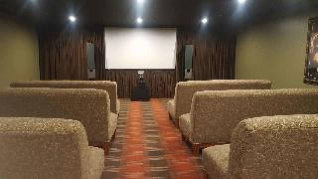 Desportos y Entretenimento