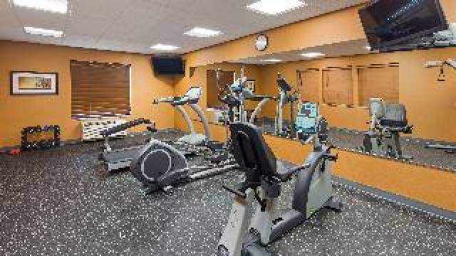 Desportos y Entretenimento