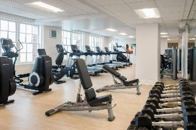 Desportos y Entretenimento