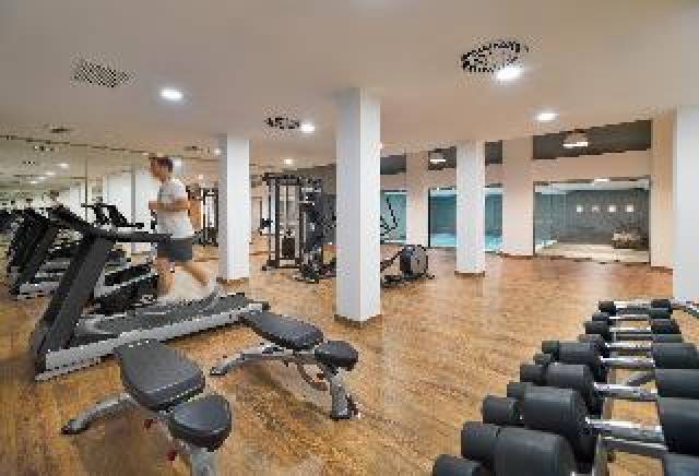 Desportos y Entretenimento