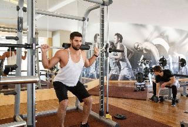 Desportos y Entretenimento