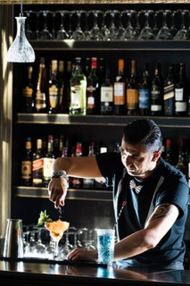Bar
